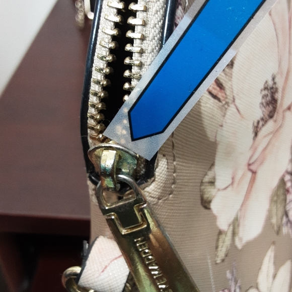 Steve Madden Crossbody/ Shoulderbag - Picture 8 of 8